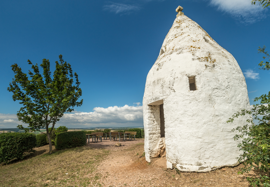 Trullo Flonheim auf der Hiwweltour Aulheimer Tal
