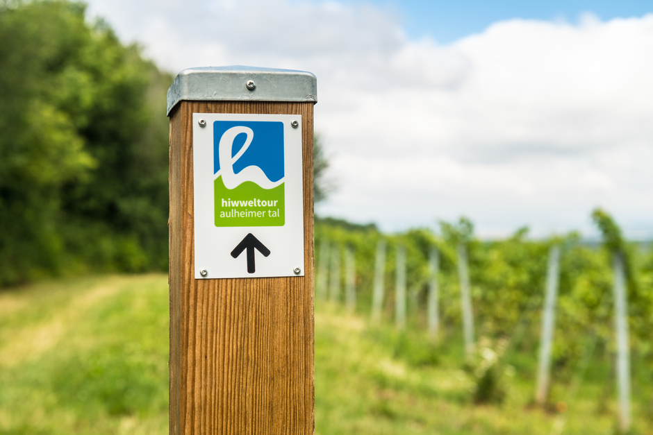 Wegweiser Hiwweltour Aulheimer Tal